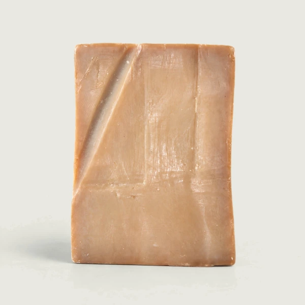 Front view of Bera Botanicals 40% laurel berry oil Aleppo soap bar.
